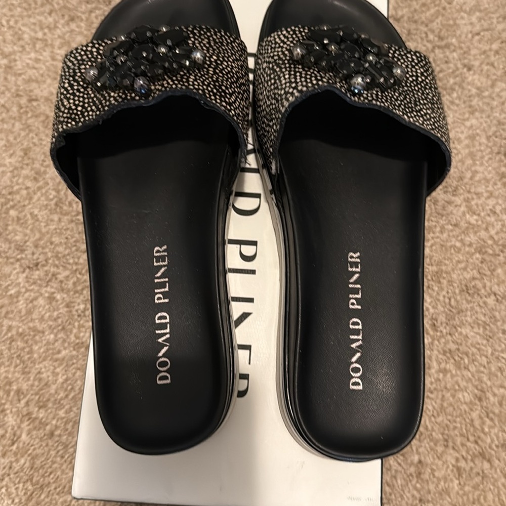 Sandals - Picture 4 of 5